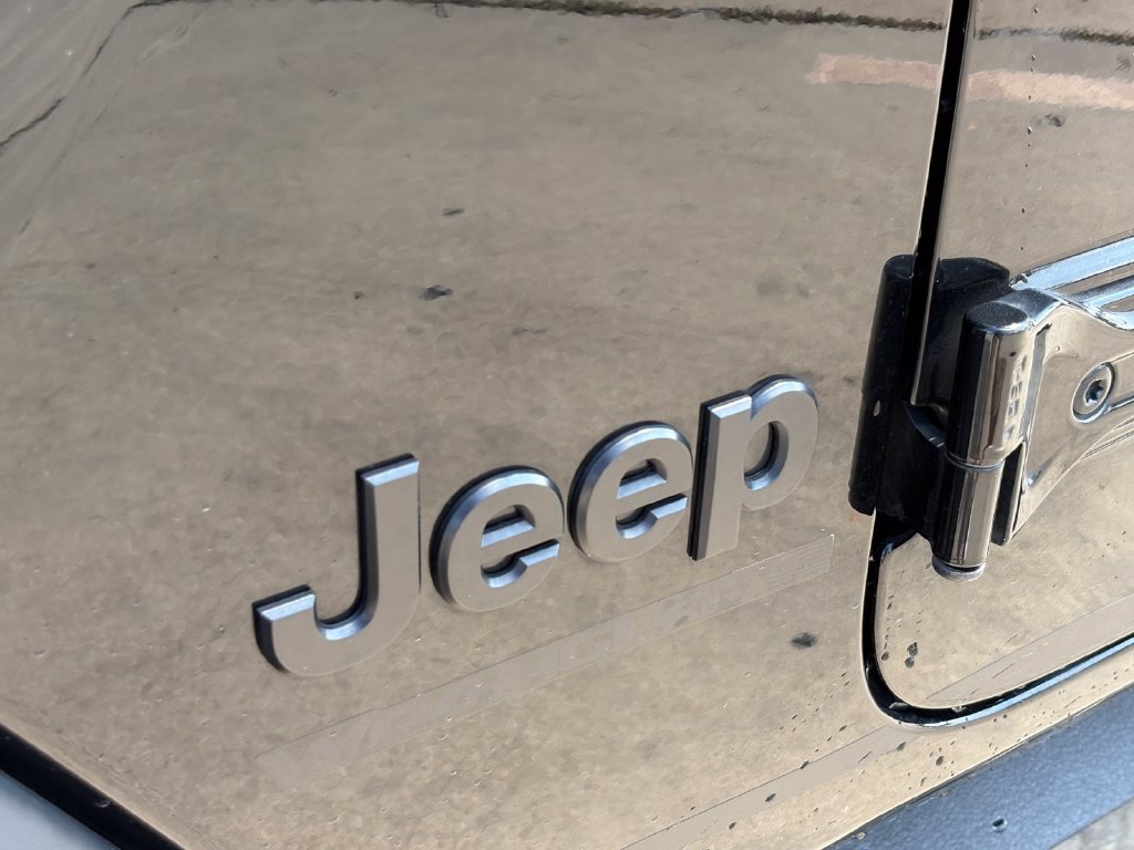 Used 2024 Jeep Wrangler Unlimited Sport AWD/4WD image 12