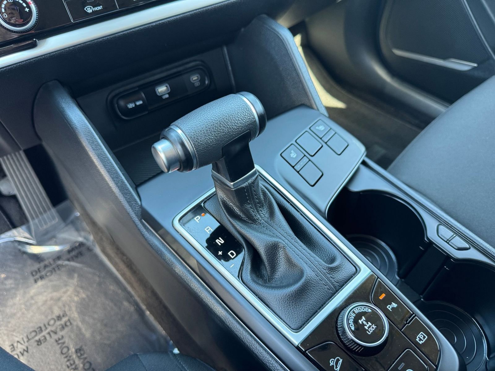 Used 2025 Kia Sportage LX image 40