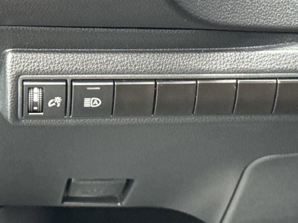 Used 2024 Toyota Corolla SE FWD image 13
