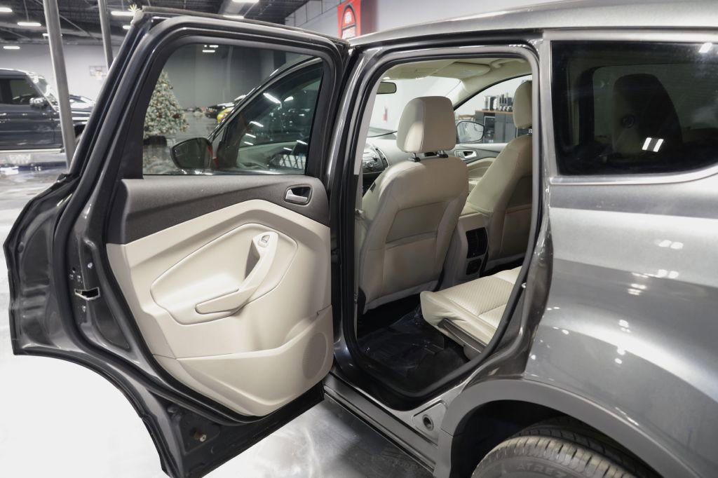 Used 2017 Ford Escape SE w/ SE Cold Weather Package image 18