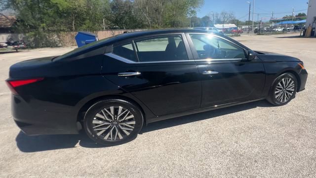 Used 2025 Nissan Altima 2.5 SV image 9