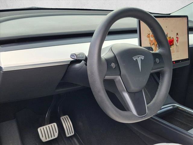 Used 2022 Tesla Model Y Performance AWD/4WD image 2