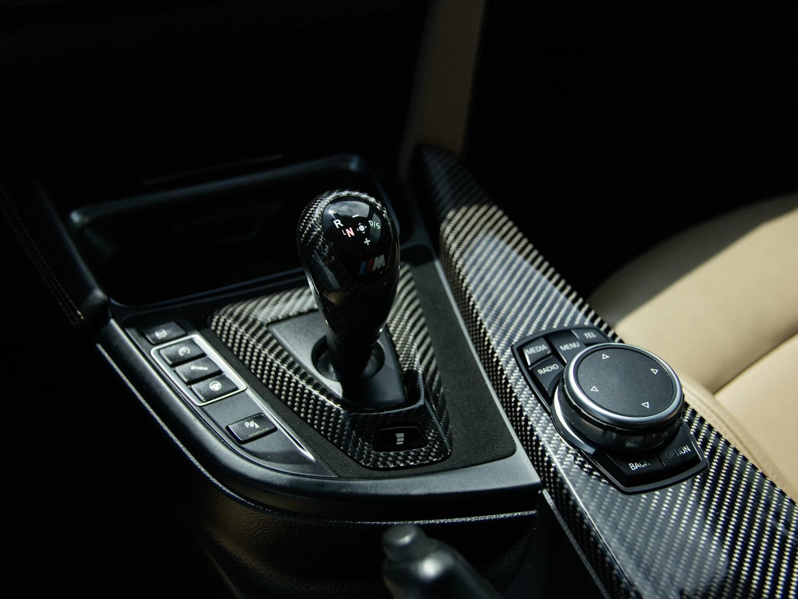 Used 2015 BMW M4 Coupe w/ Executive Package RWD image 30