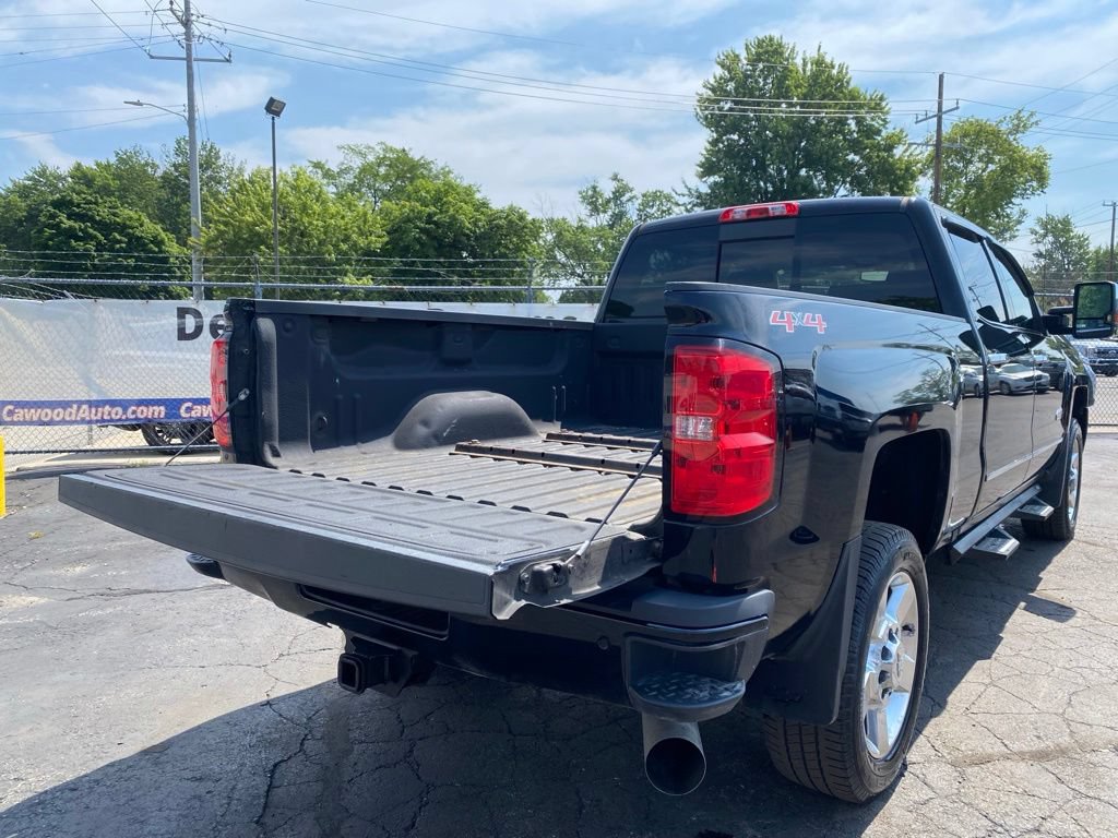 Used 2016 Chevrolet Silverado 2500 High Country w/ High Country Premium Package AWD/4WD image 4