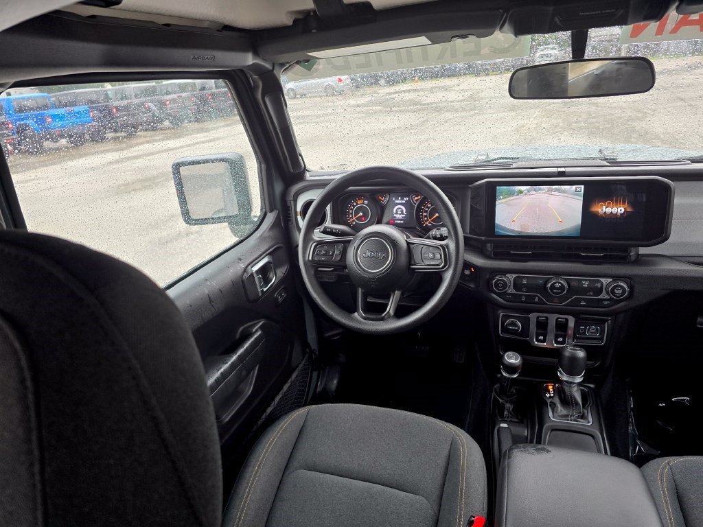 Used 2025 Jeep Wrangler Sport AWD/4WD image 34