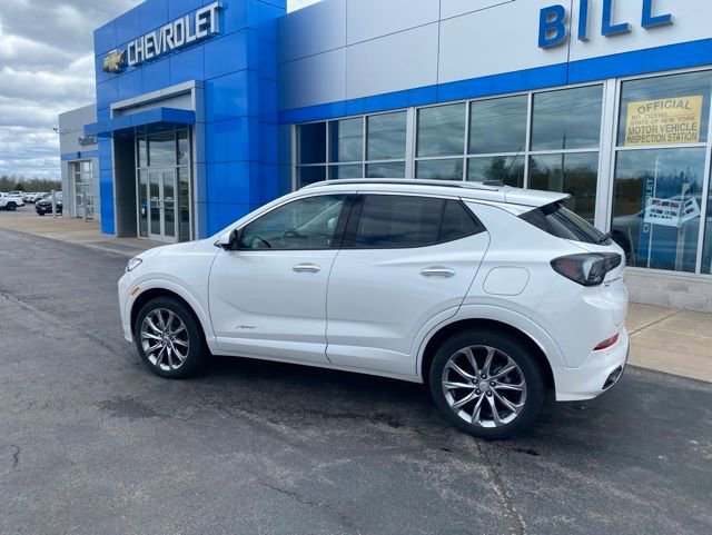 Used 2025 Buick Encore GX Avenir w/ Avenir Technology Package AWD/4WD image 2