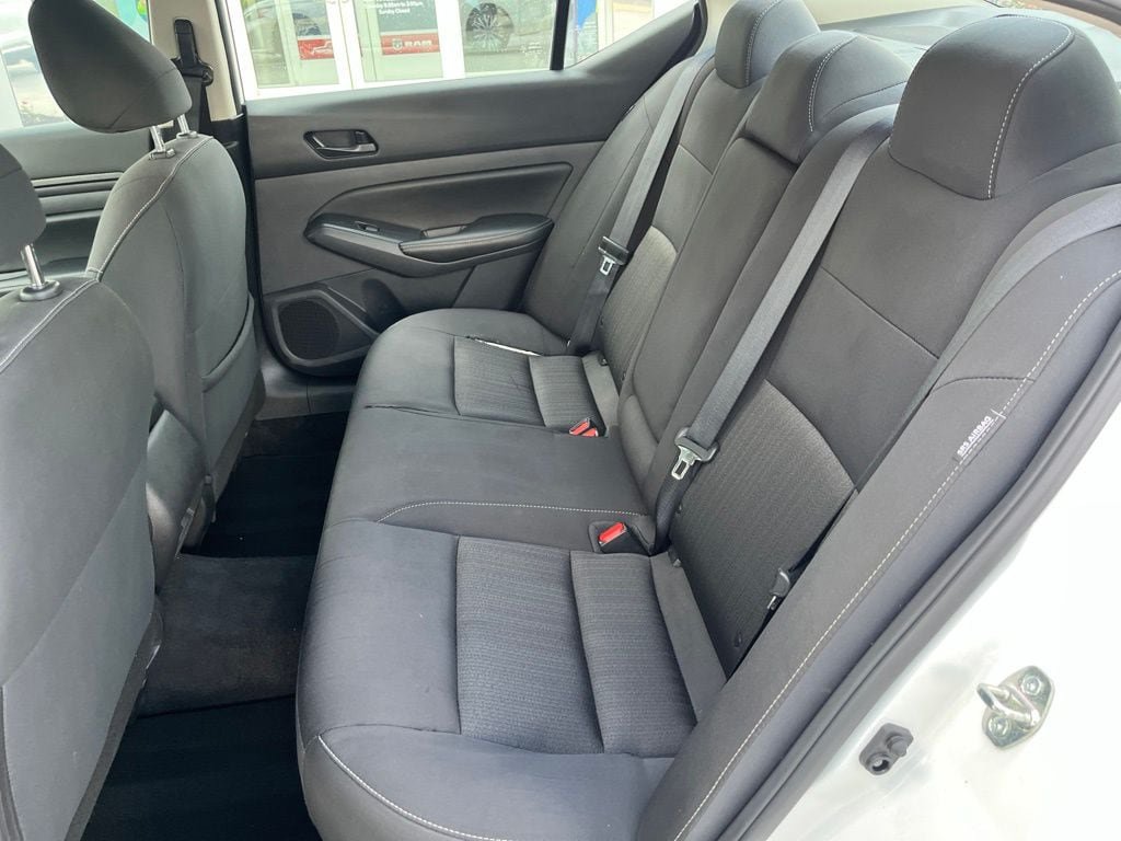 Used 2025 Nissan Altima 2.5 SV FWD image 17