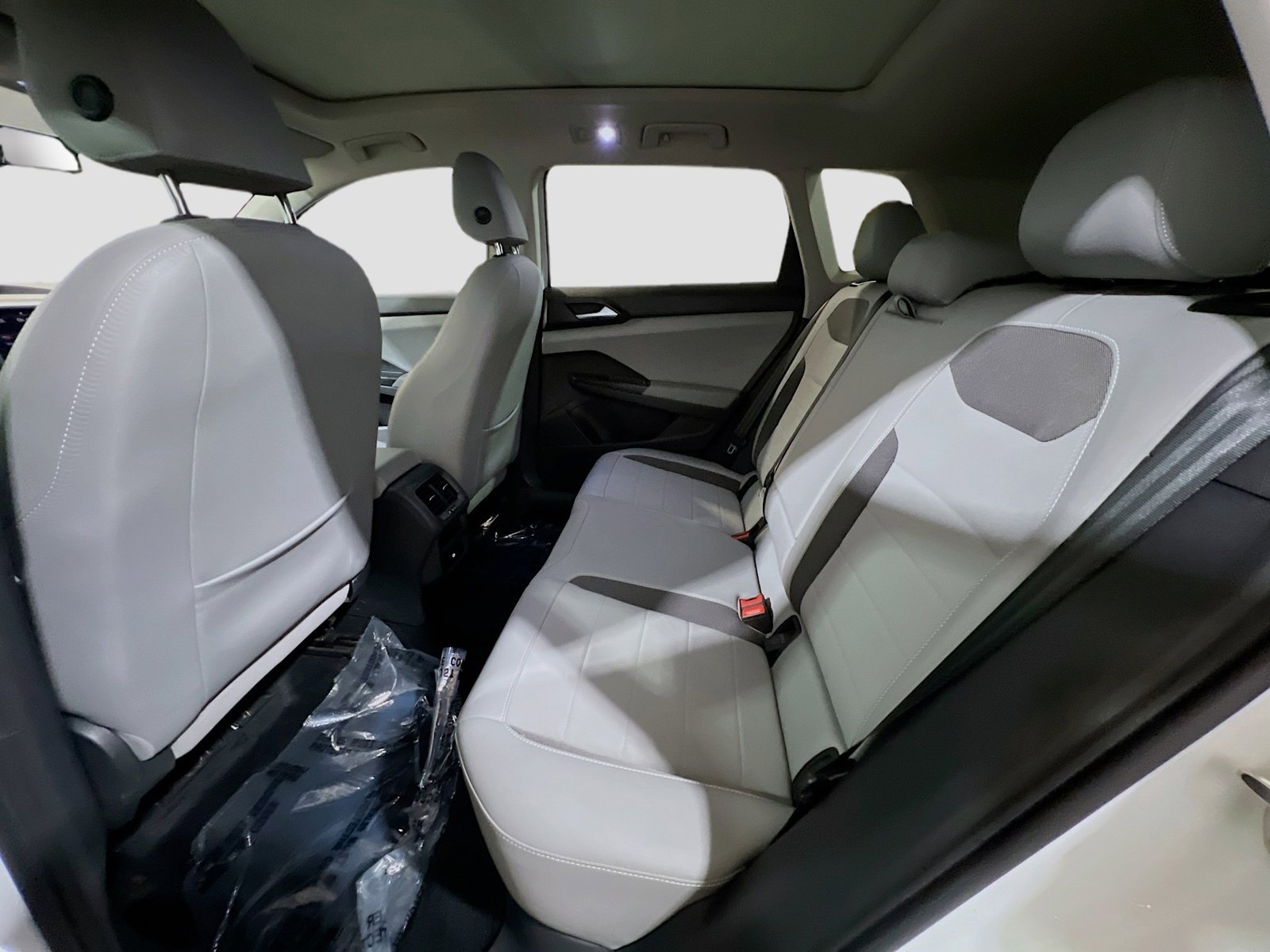 Used 2022 Volkswagen Taos SE image 17