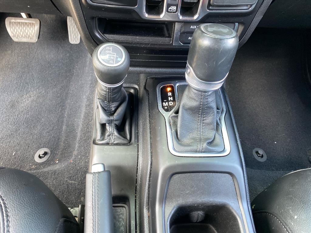 Used 2023 Jeep Wrangler Unlimited Sahara AWD/4WD image 12
