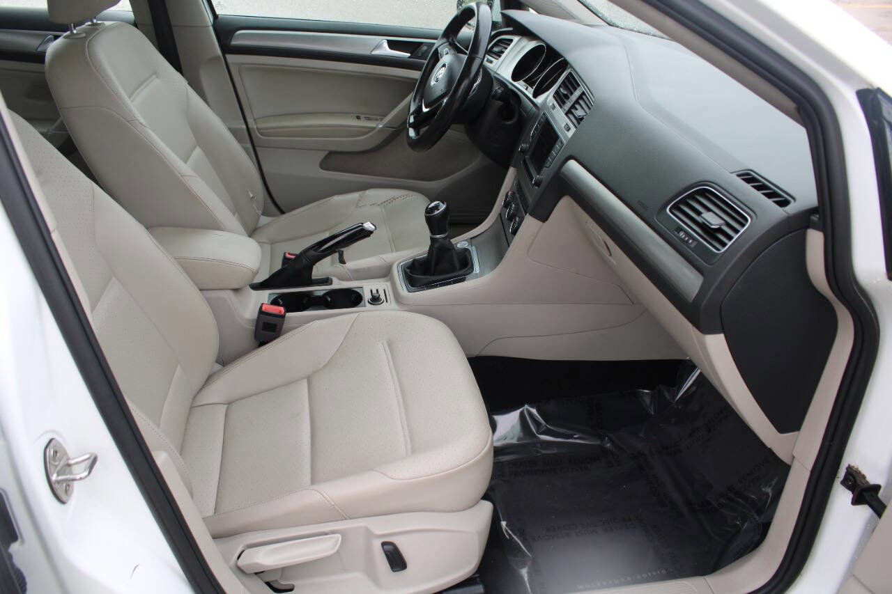 Used 2017 Volkswagen Golf Wolfsburg Edition image 8