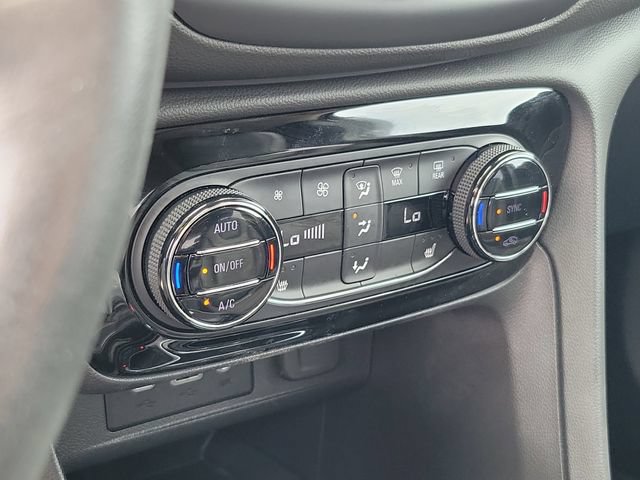 Used 2022 Buick Encore GX Essence w/ Experience Buick Package FWD image 27