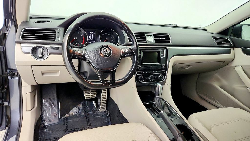 Used 2016 Volkswagen Passat 1.8T R-Line FWD image 12