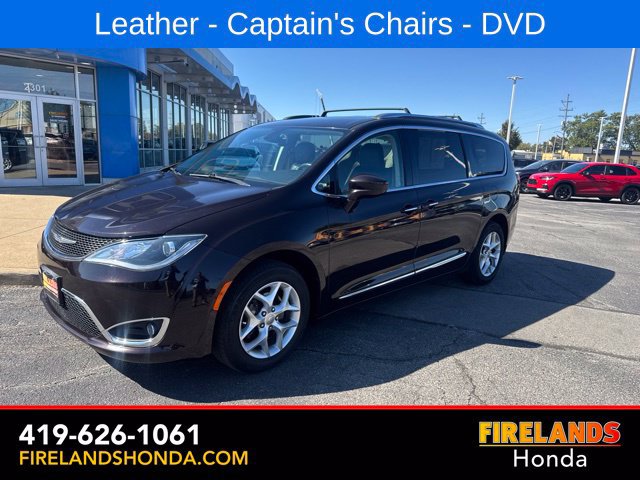 Used 2017 Chrysler Pacifica Touring-L Plus w/ Tire & Wheel Group FWD image 2