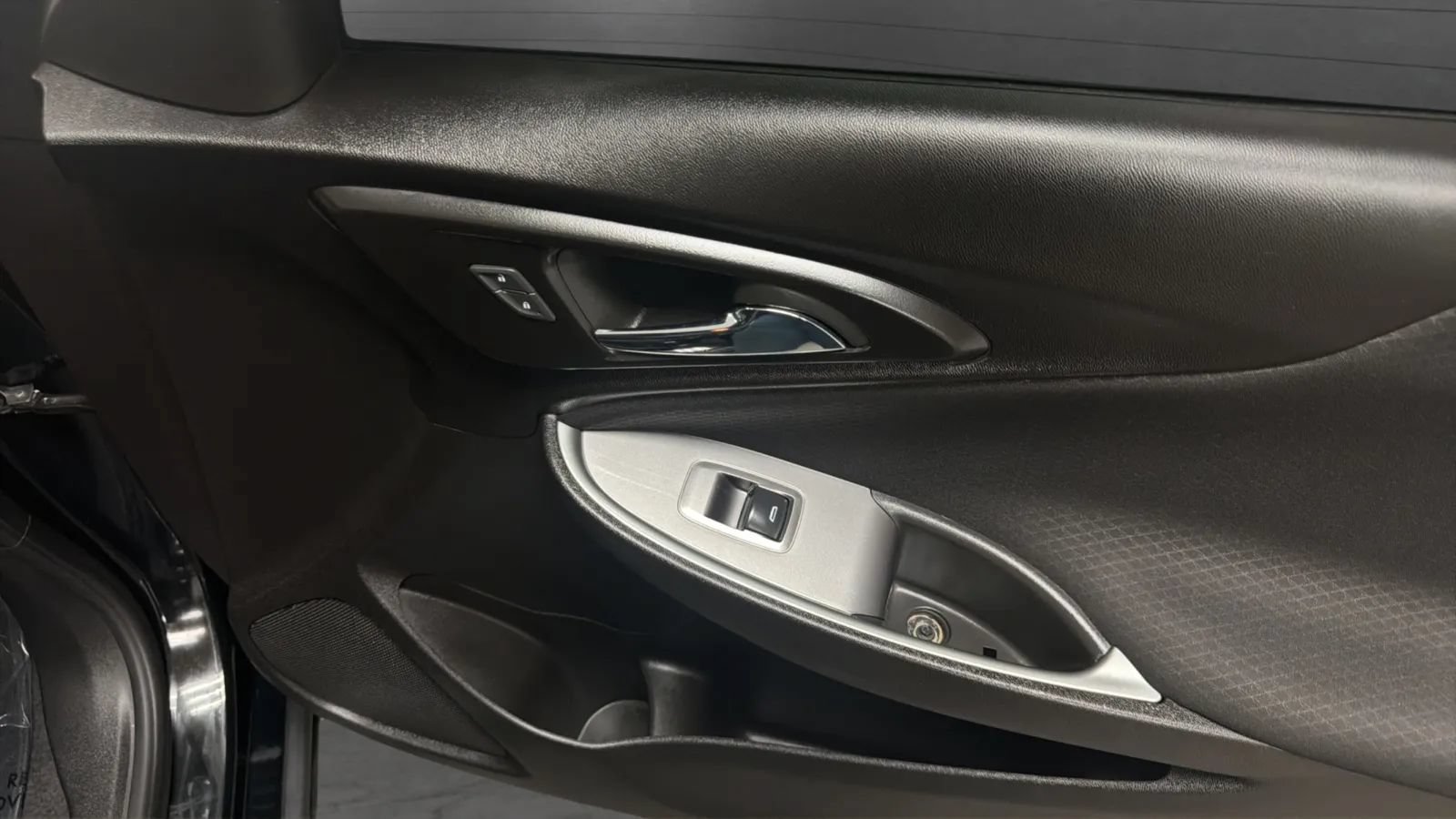 Used 2023 Chevrolet Malibu LT FWD image 18