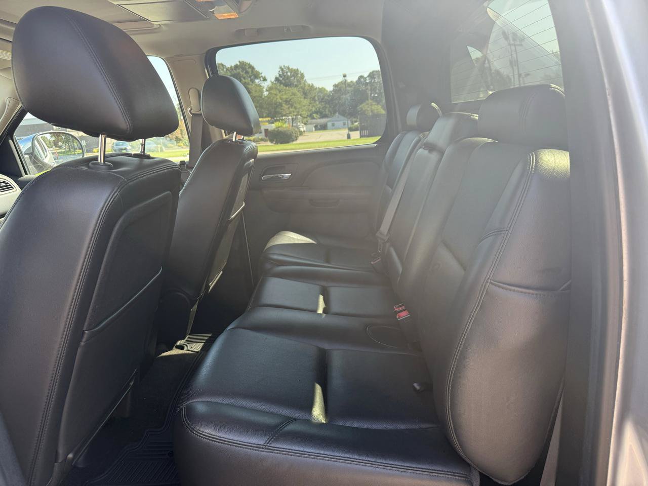Used 2013 Chevrolet Avalanche LTZ AWD/4WD image 18