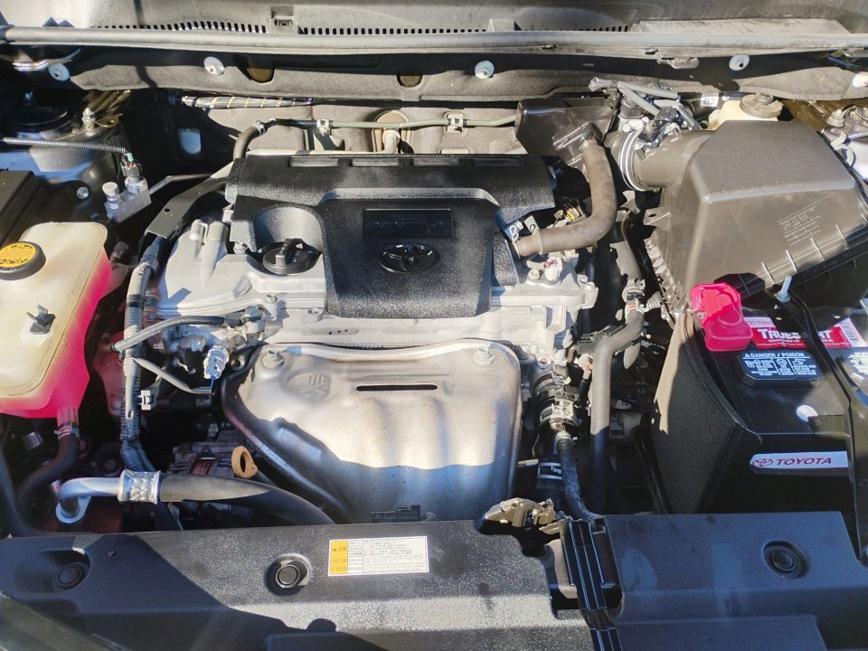 Used 2018 Toyota RAV4 XLE image 19