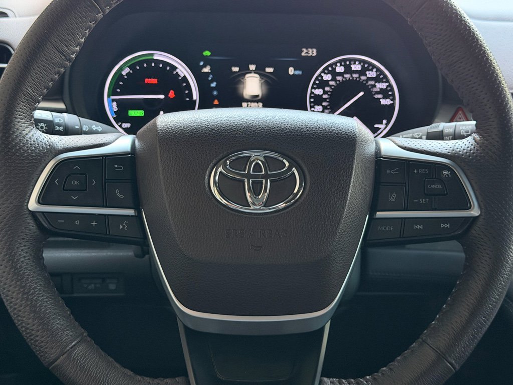 Used 2022 Toyota Sienna Platinum w/ Protection Package (TMS) image 13