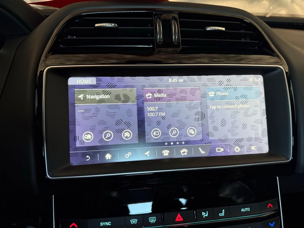 Used 2019 Jaguar XE Premium RWD image 14