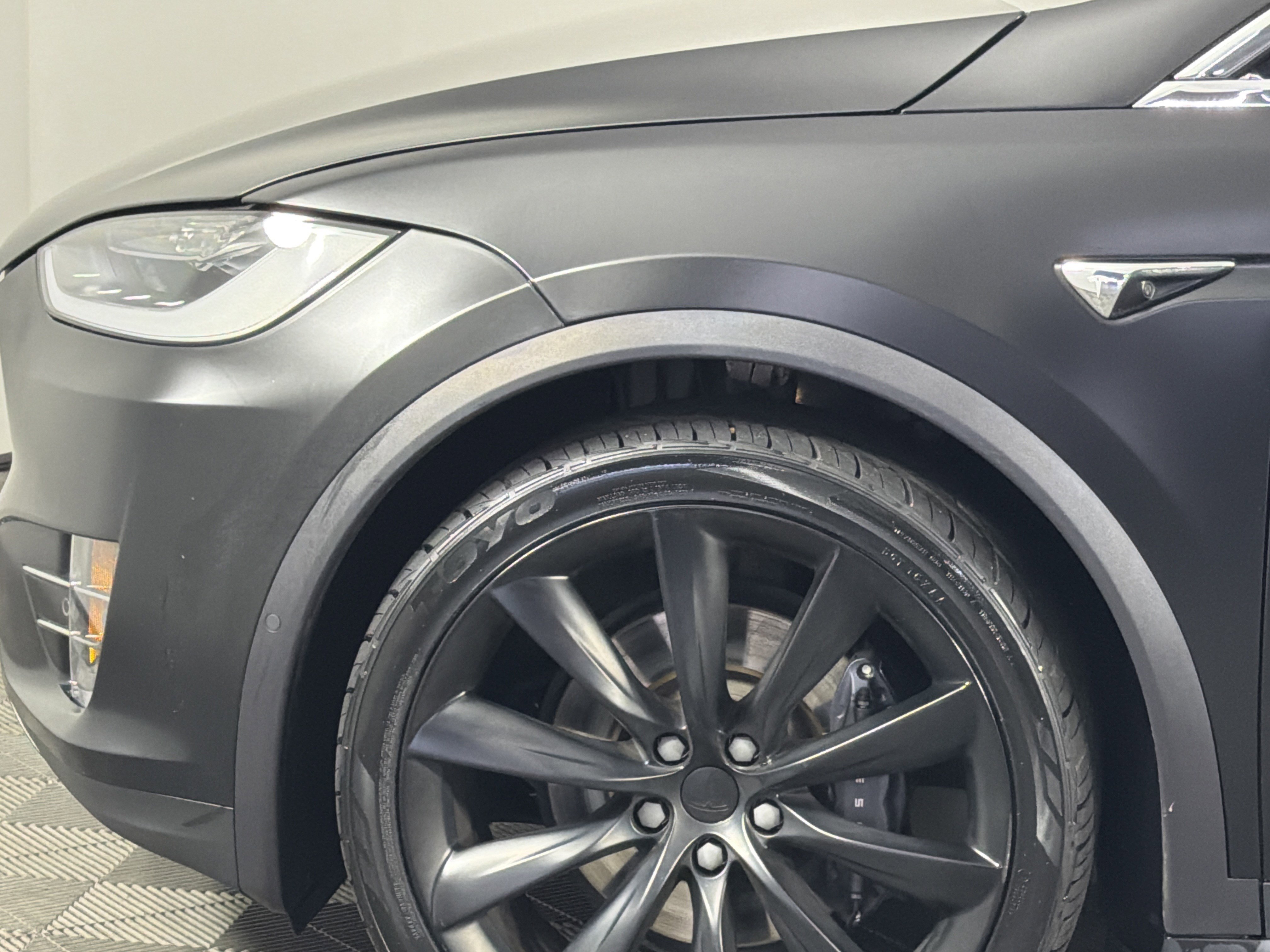 Used 2018 Tesla Model X 75D image 4