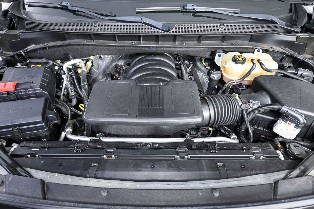 Used 2022 Chevrolet Suburban LT w/ LT Signature Plus Package RWD image 39