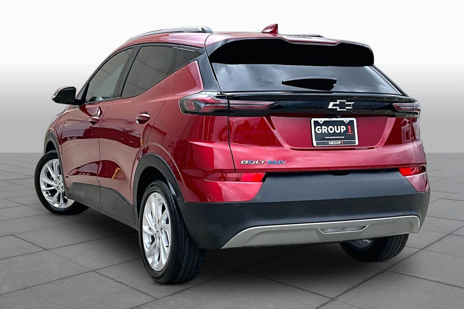 Used 2022 Chevrolet Bolt EUV LT w/ Comfort Package FWD image 11
