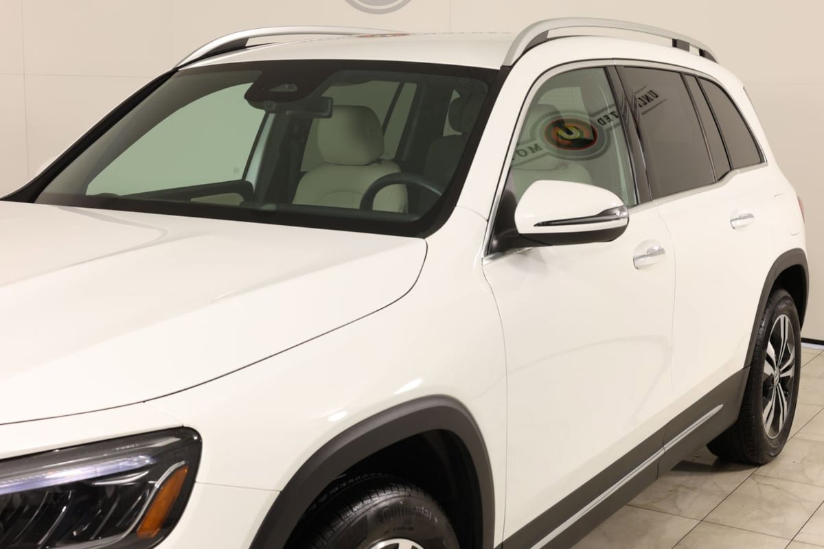 Used 2025 Mercedes-Benz GLB 250 4MATIC image 44