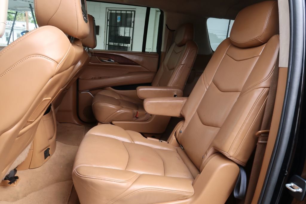 Used 2015 Cadillac Escalade ESV Platinum AWD/4WD image 8