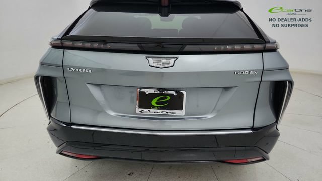 Used 2024 Cadillac Lyriq Luxury AWD/4WD image 12