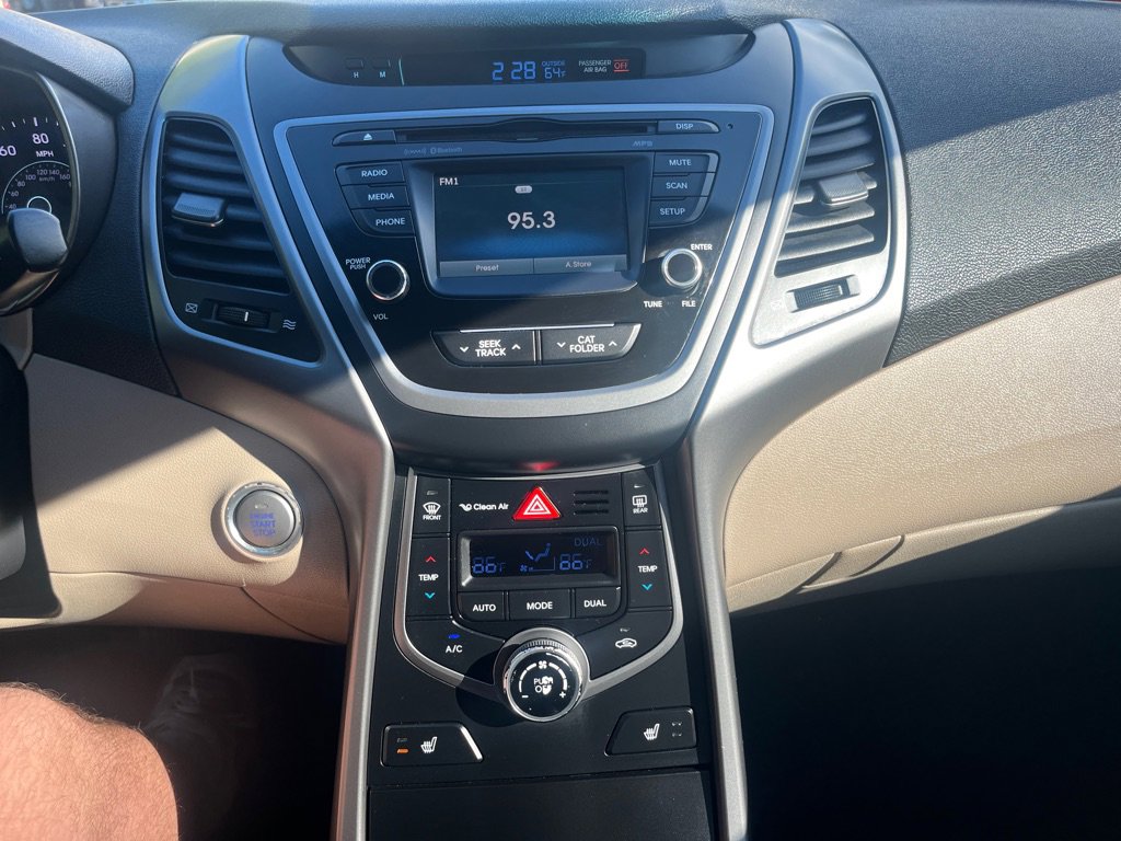 Used 2016 Hyundai Elantra Limited image 22