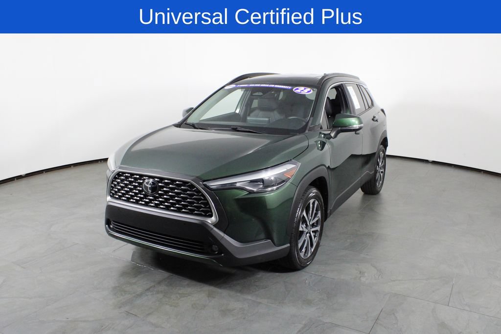 Used 2023 Toyota Corolla Cross XLE w/ Convenience Package FWD image 2