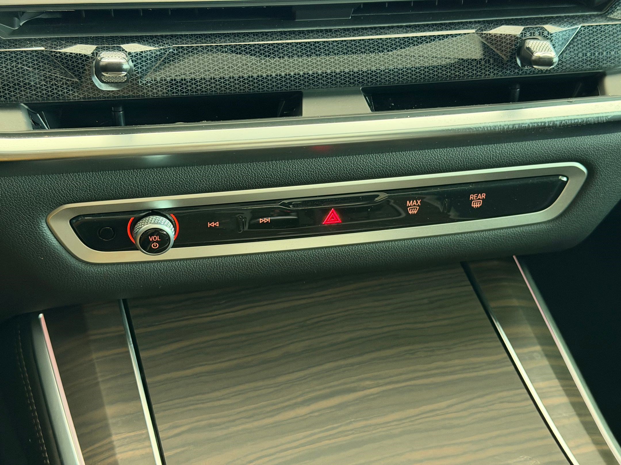 Certified 2024 BMW X5 xDrive40i w/ Premium Package image 28