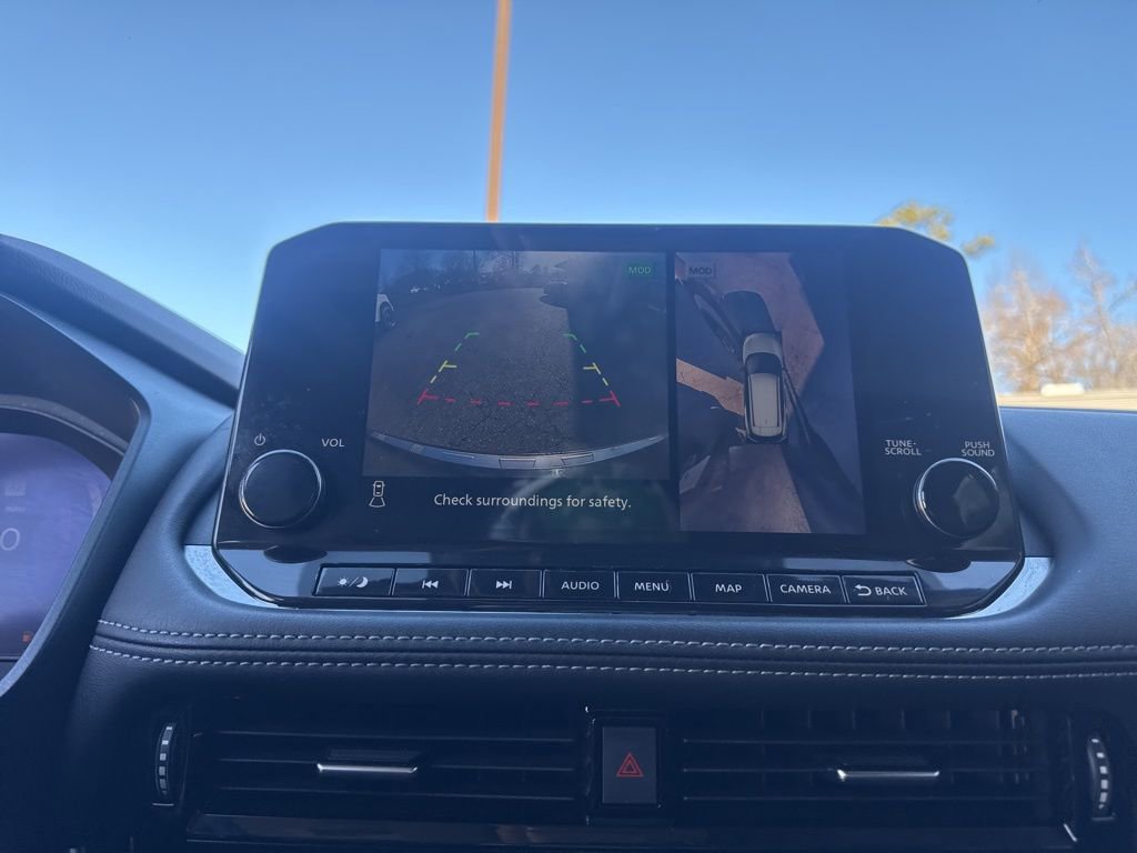 Used 2021 Nissan Rogue Platinum image 18