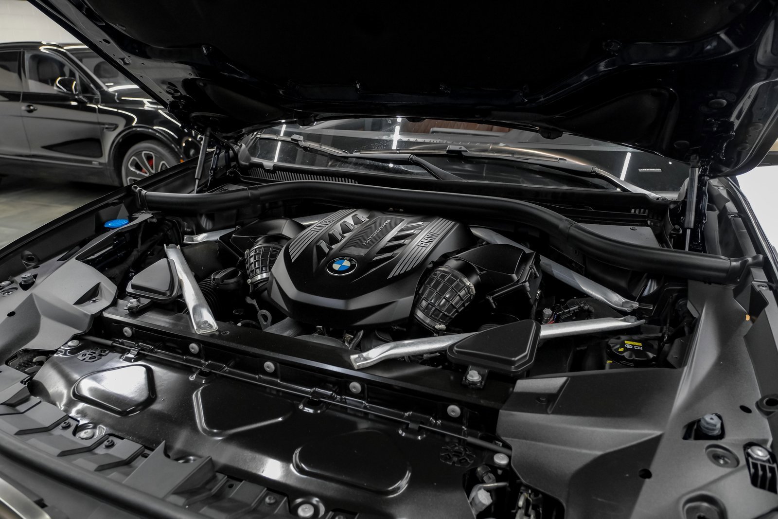 Used 2022 BMW X7 M50i w/ Executive Package image 53