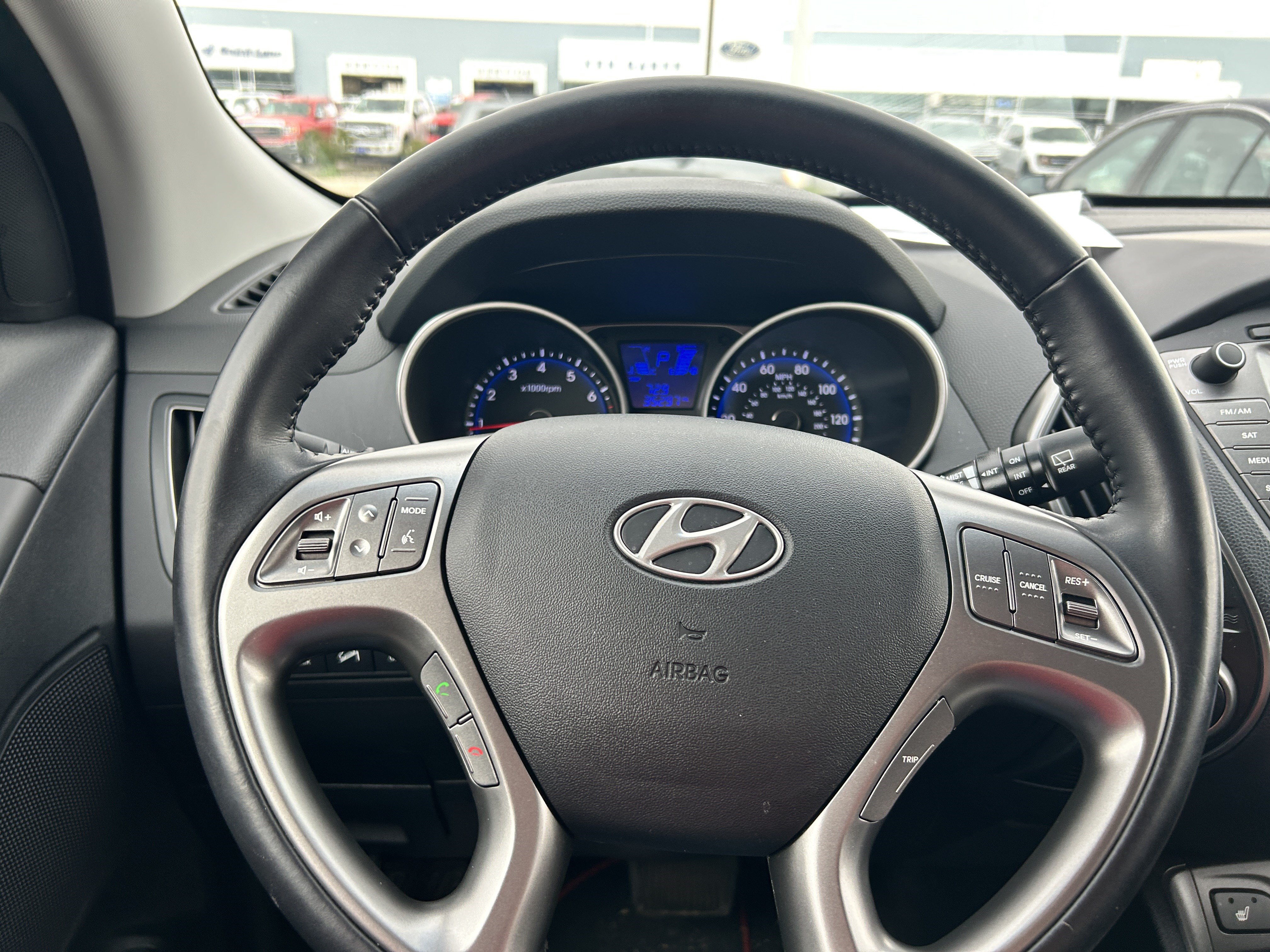 Used 2014 Hyundai Tucson AWD image 17