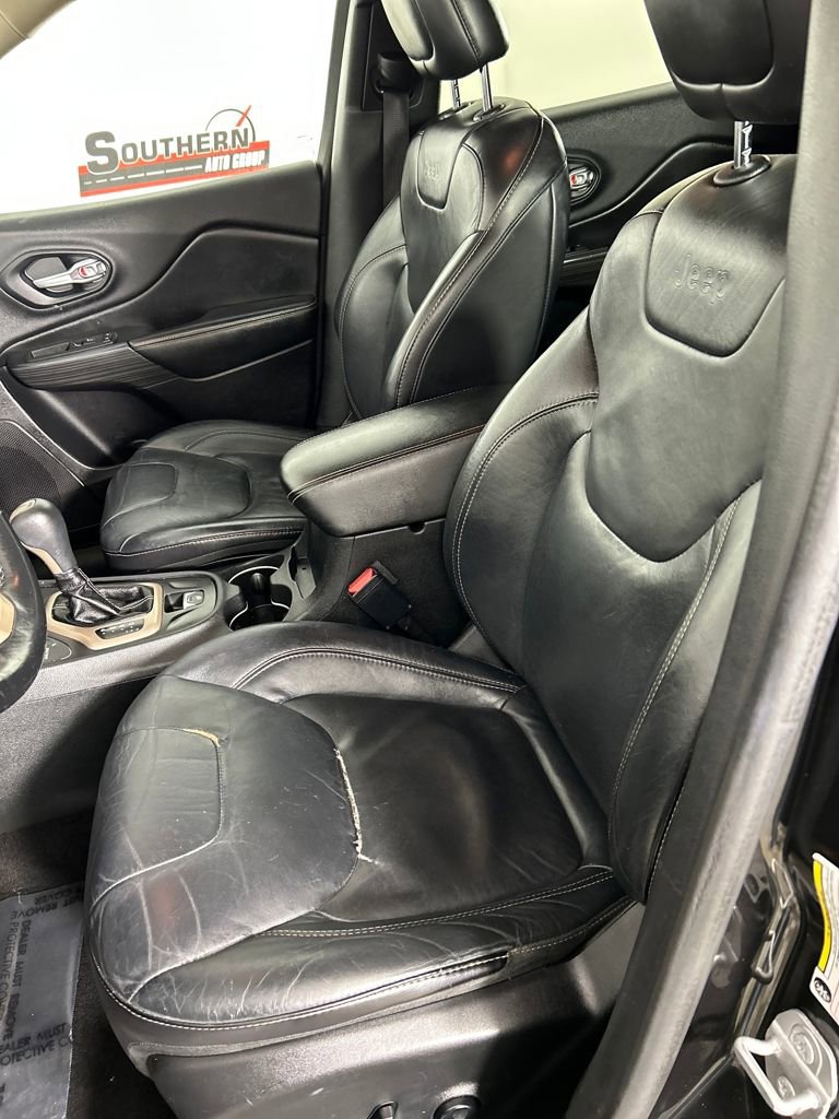 Used 2016 Jeep Cherokee Limited image 10