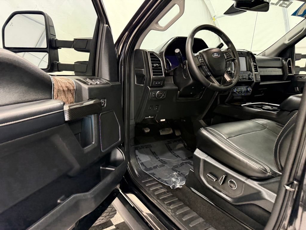 Used 2019 Ford F250 Lariat w/ Lariat Ultimate Package AWD/4WD image 32