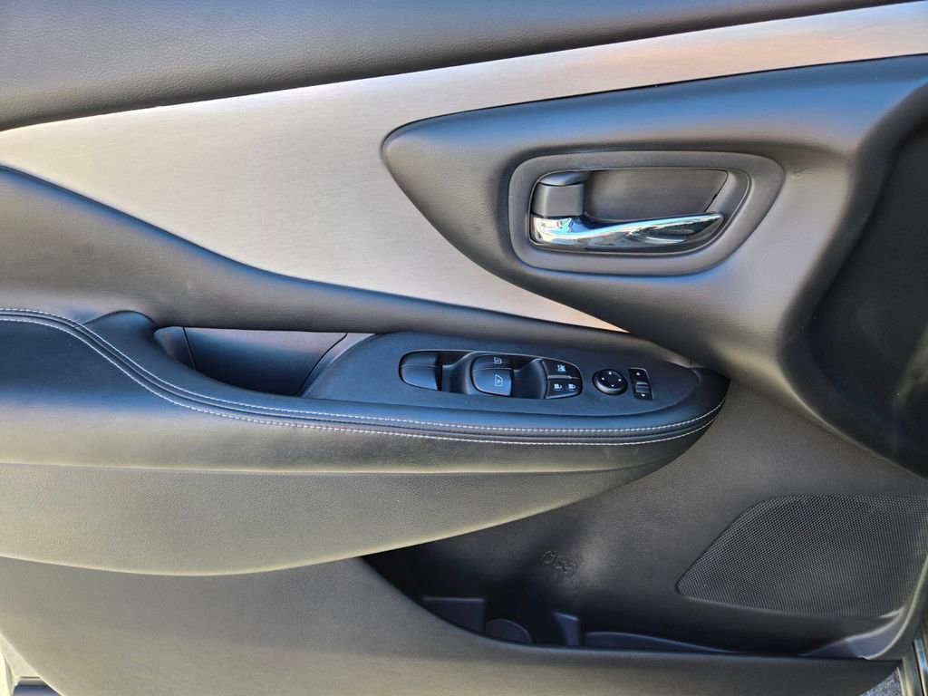 Used 2020 Nissan Murano S image 23