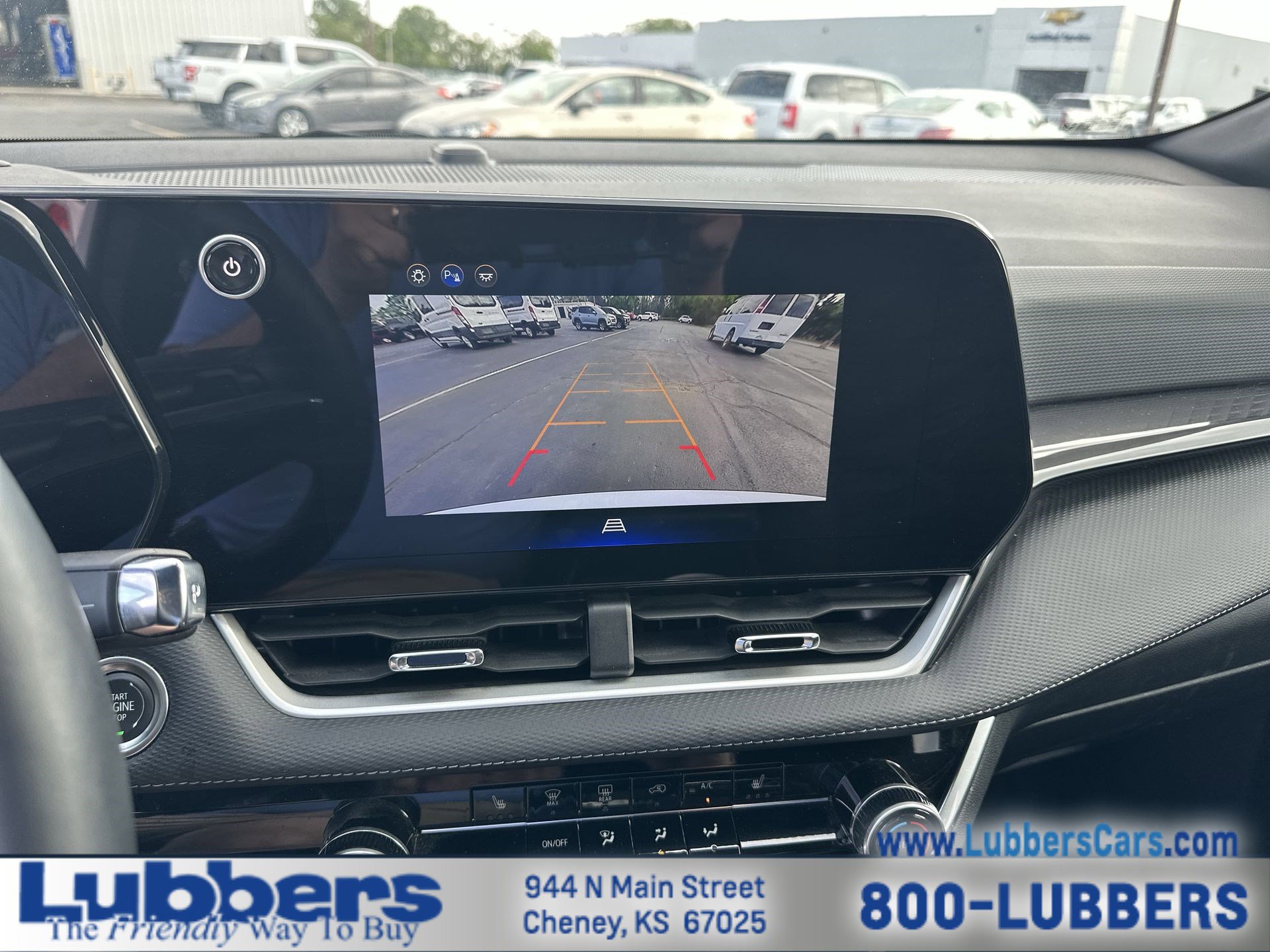Used 2025 Chevrolet Equinox LT FWD image 16