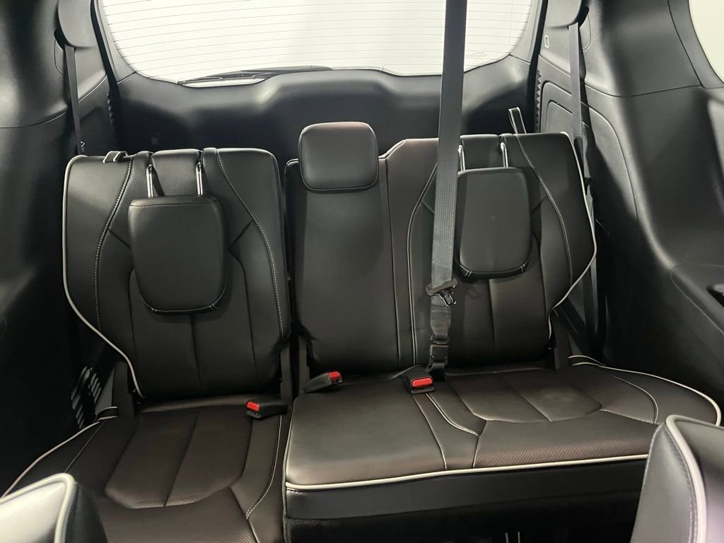 Used 2024 Chrysler Pacifica Premium image 33