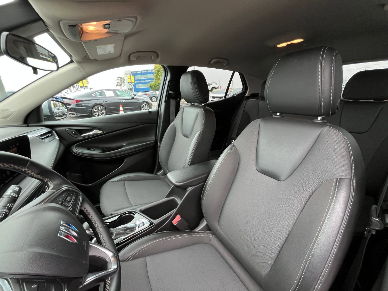 Used 2025 Buick Encore GX Preferred AWD/4WD image 37