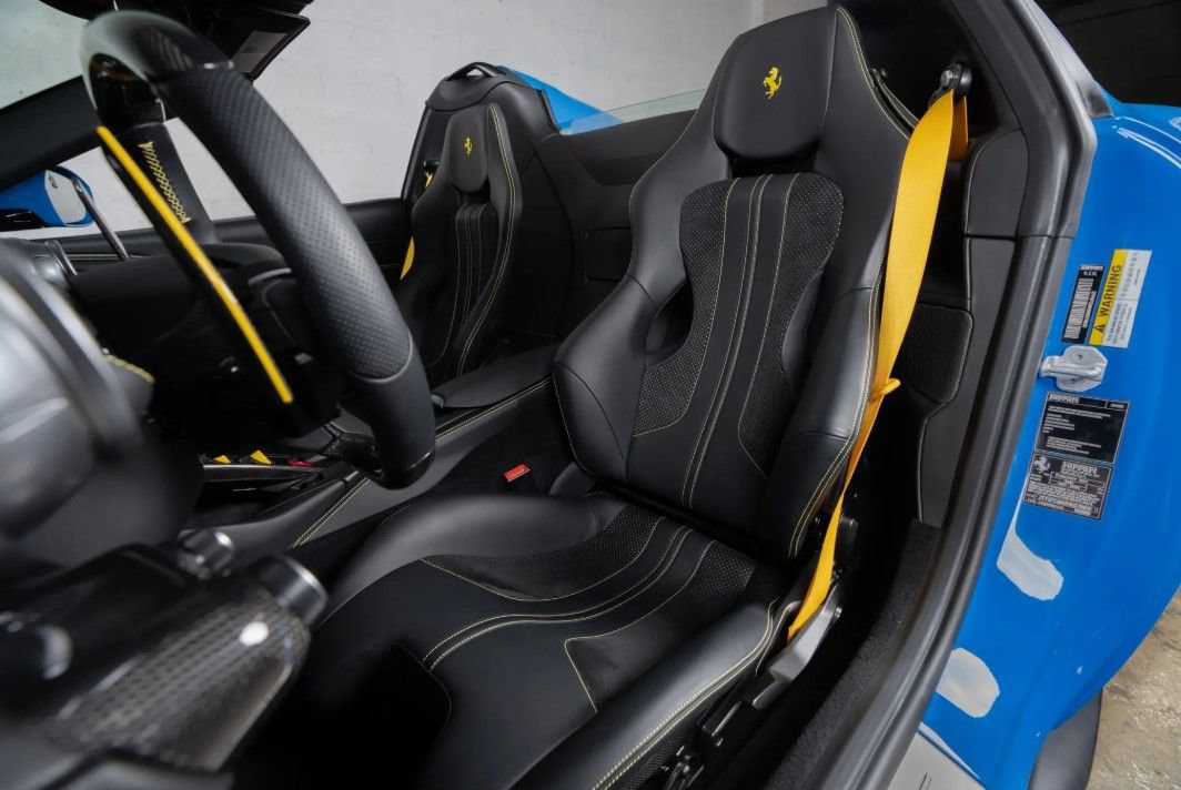 Used 2022 Ferrari 812 GTS RWD image 6
