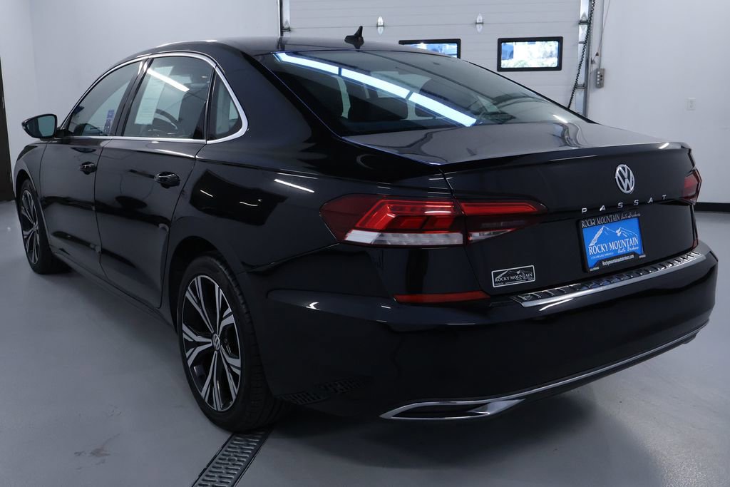Used 2021 Volkswagen Passat 2.0T SE image 5