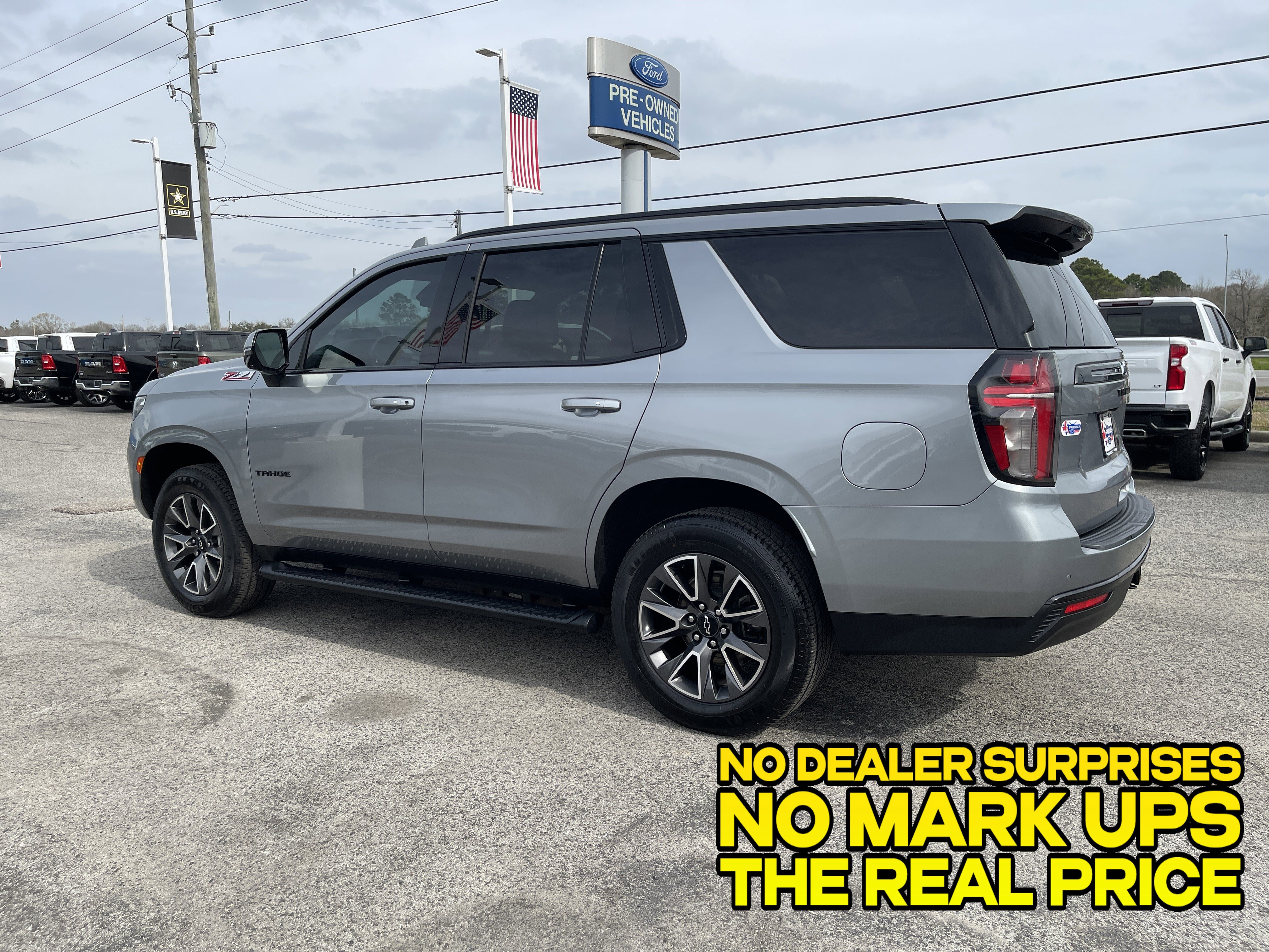 Used 2024 Chevrolet Tahoe Z71 w/ Luxury Package AWD/4WD image 6
