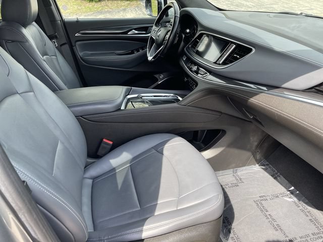 Used 2023 Buick Enclave Essence w/ Sport Touring Edition AWD/4WD image 17