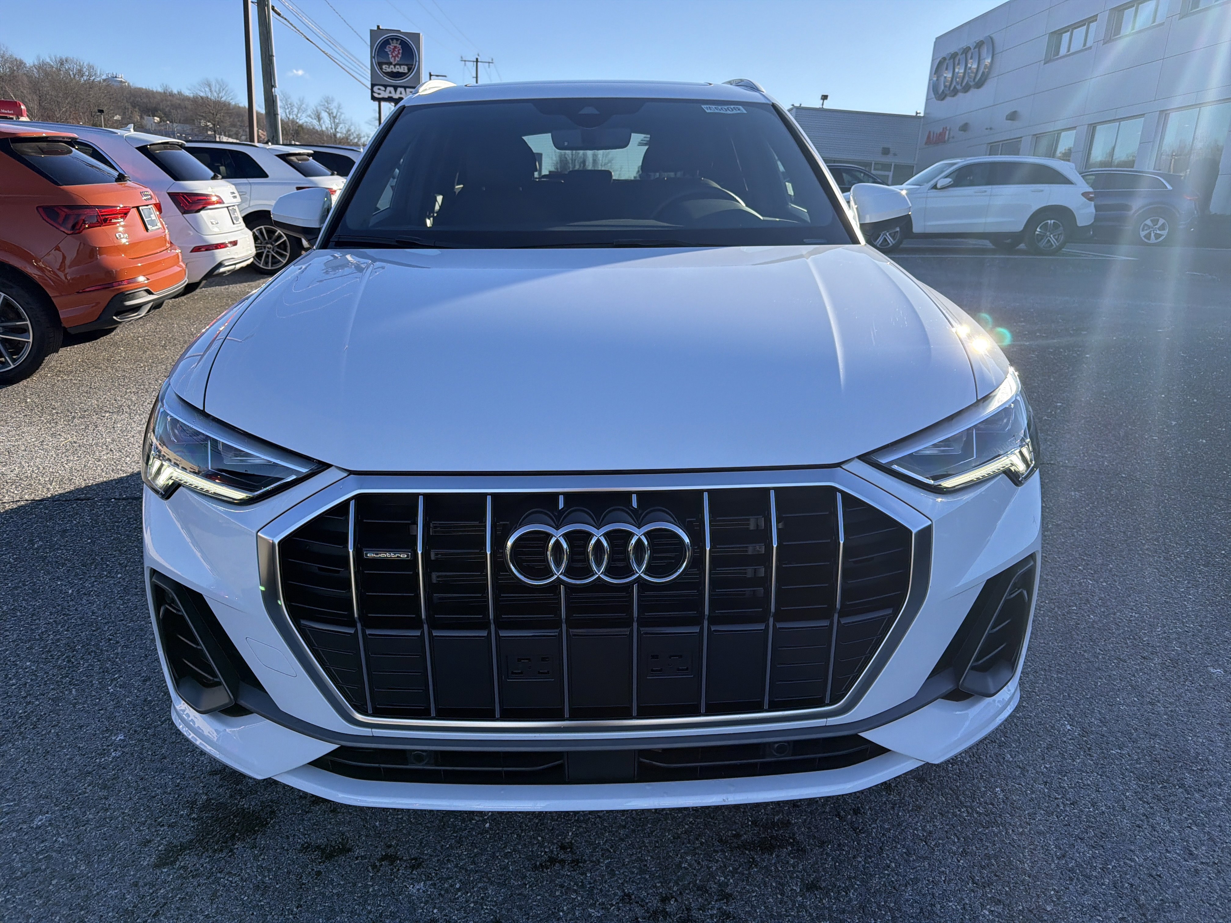 Certified 2025 Audi Q3 2.0T Premium w/ Convenience Package image 2