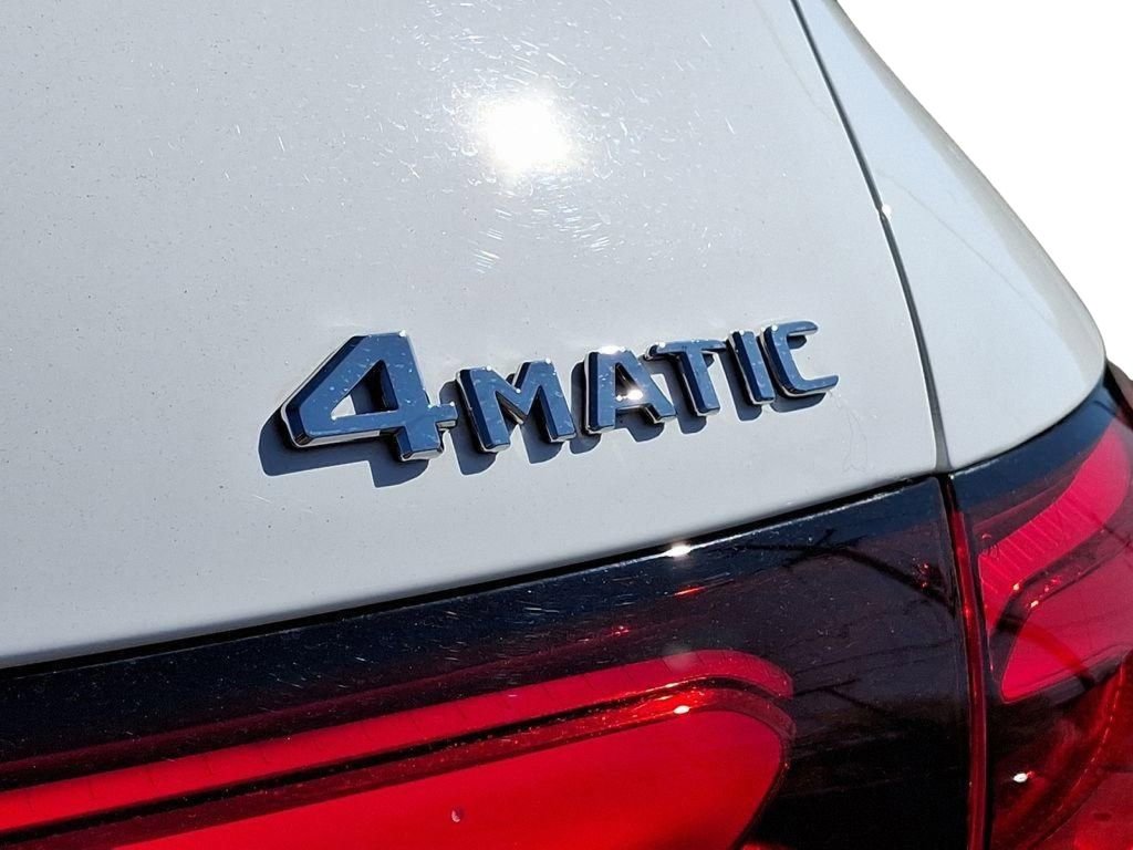 Used 2024 Mercedes-Benz GLC 300 4MATIC image 29