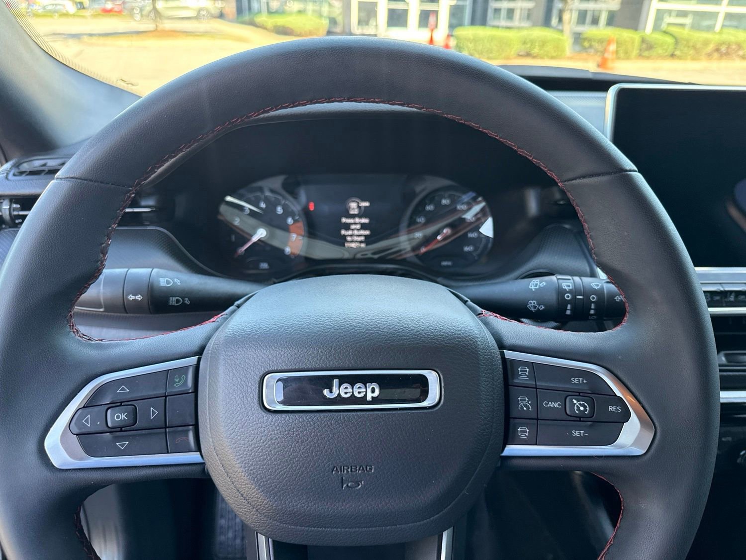 Used 2025 Jeep Compass Trailhawk AWD/4WD image 17