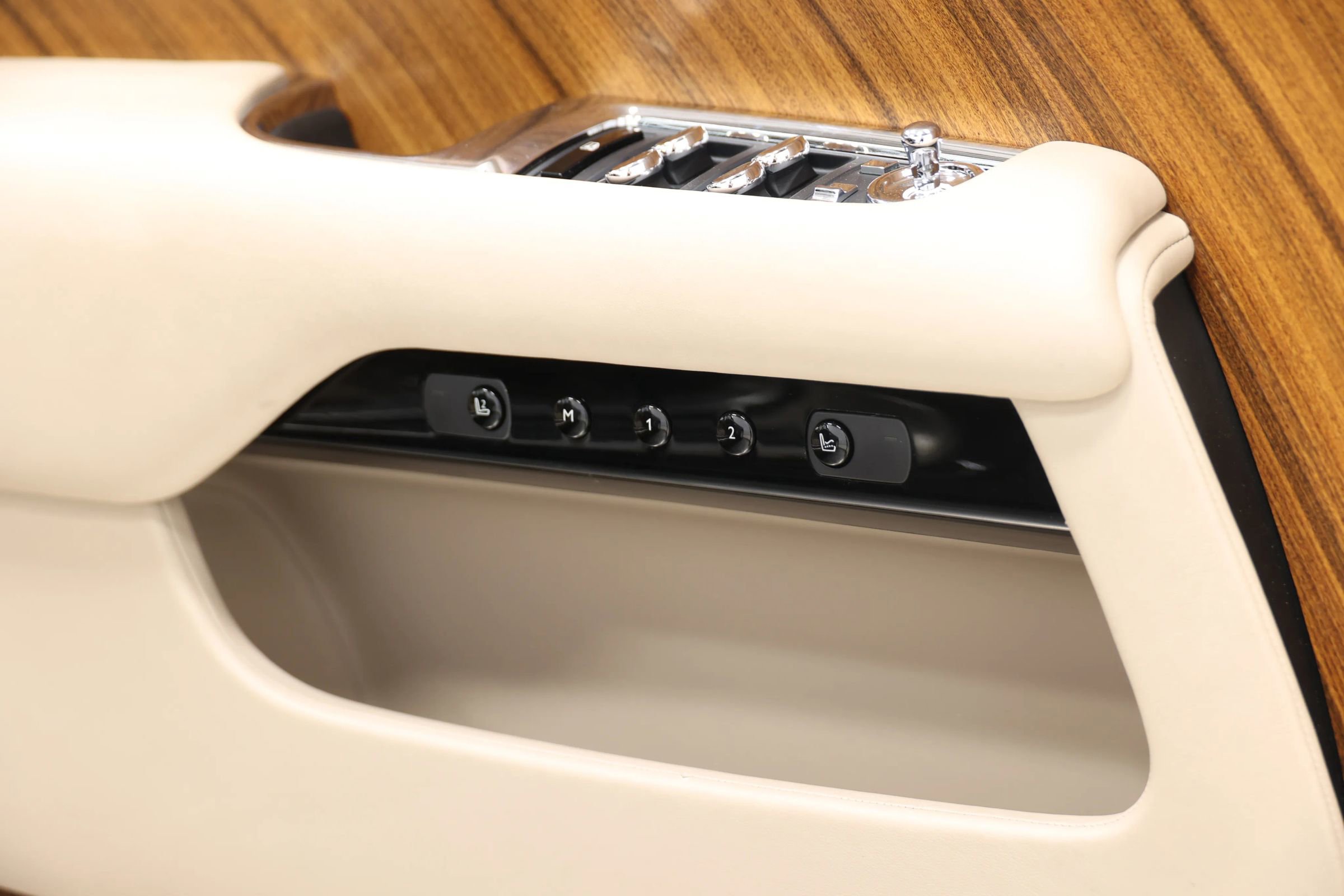 Used 2014 Rolls-Royce Wraith image 15