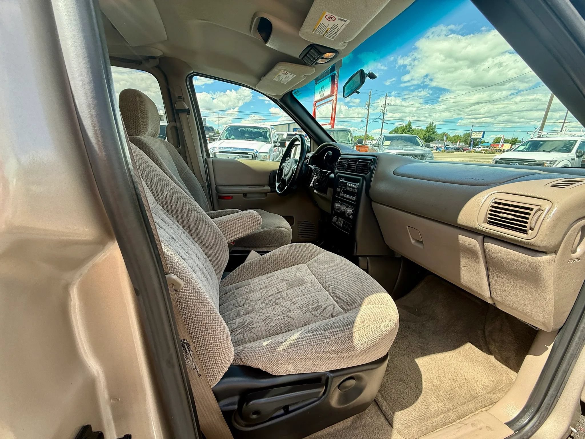 Used 2003 Pontiac Montana Extended w/ Convenience Package #1 FWD image 17