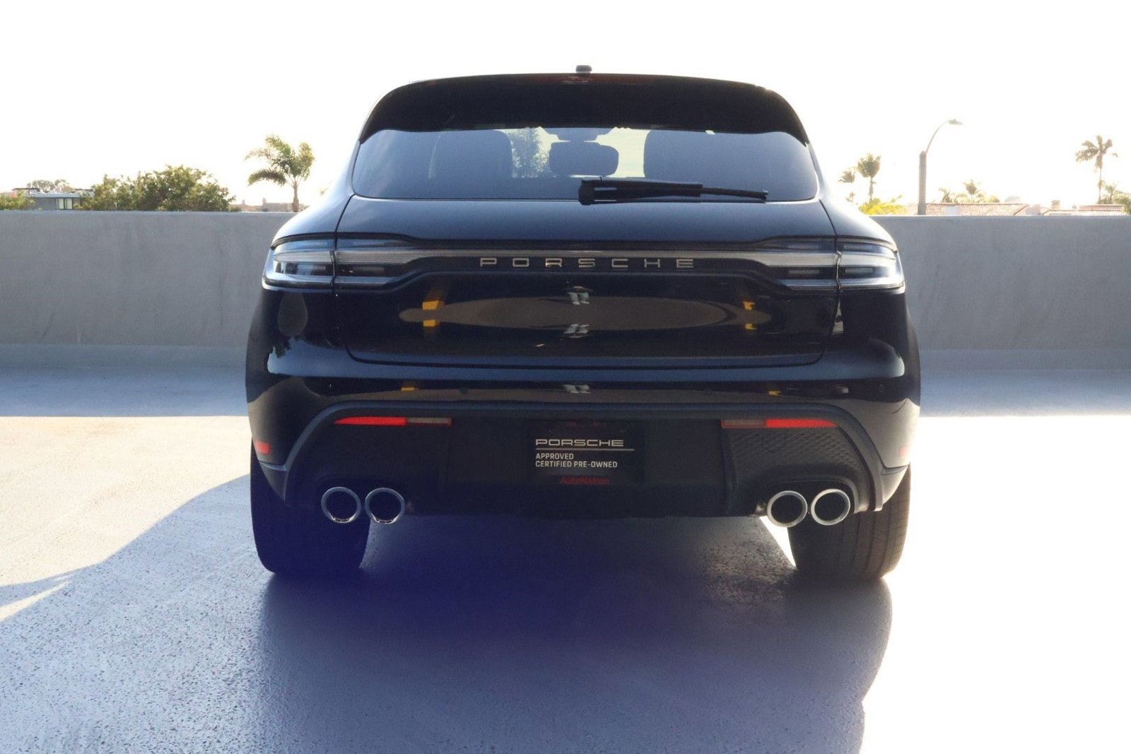 Certified 2025 Porsche Macan image 9